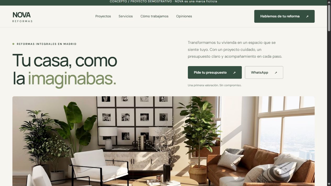 Captura real de la web demostrativa NOVA Reformas: portada en tonos verdes y fotografía de un salón luminoso